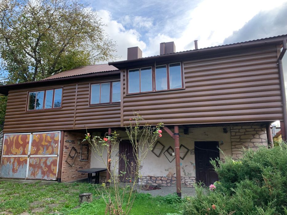 Продається біля Соборної площі будинок з приватизованою ділянкою 6 сот