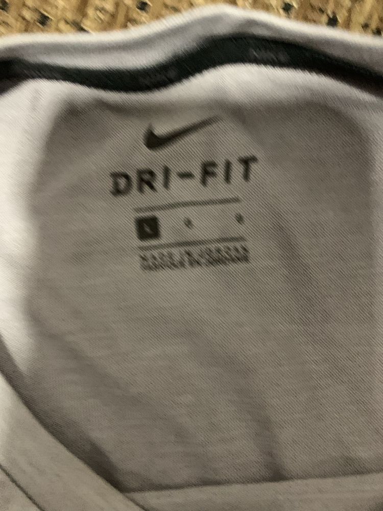 Футболка чоловіча Nike