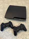 PlayStation 3 Slim 320GB c/ 2 Comandos – Excelente Estado