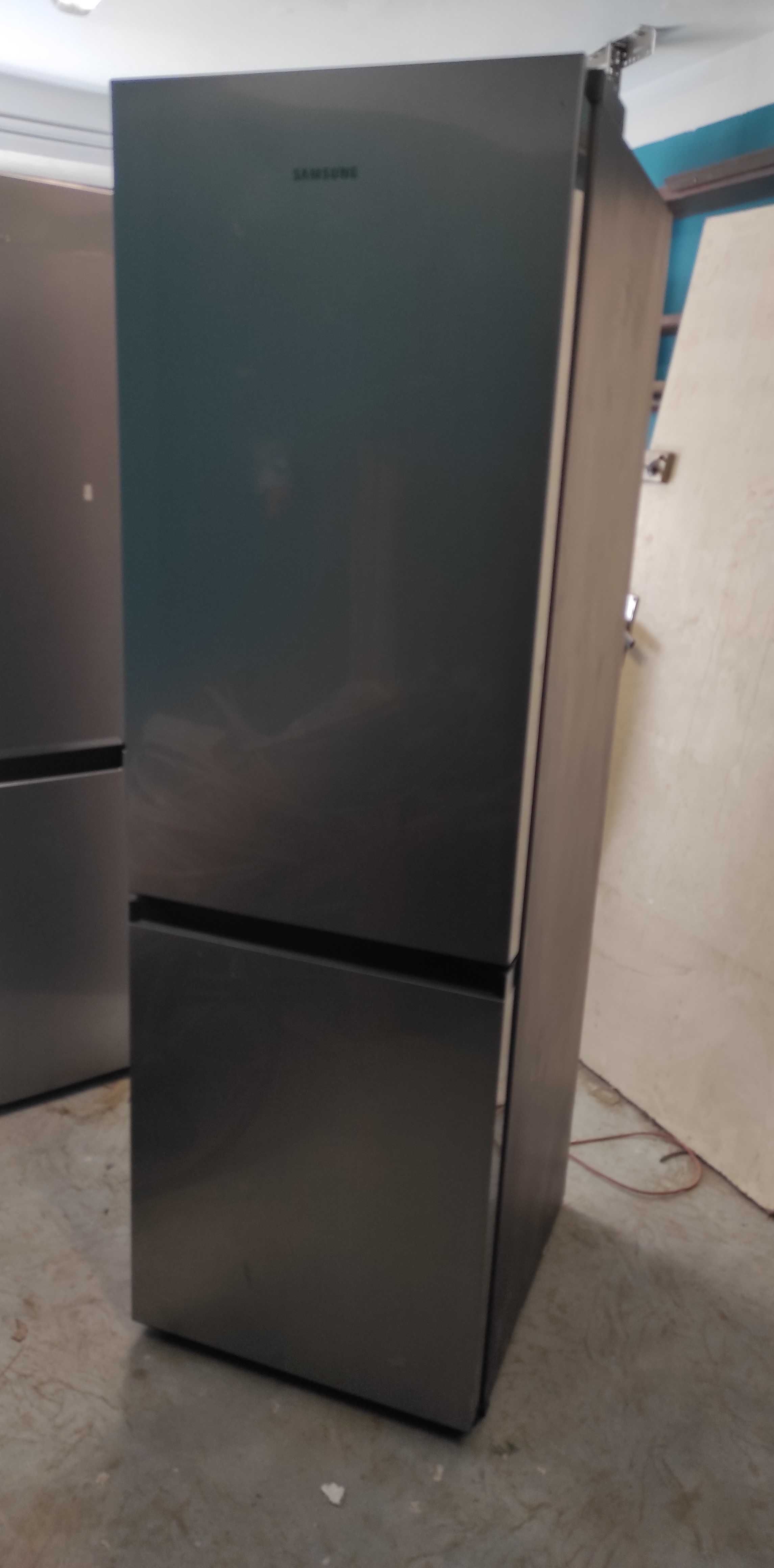Lodówka Samsung RB34T600DSA