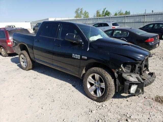 RAM 1500 5.7 4x4 z 2013 roku, model USA.