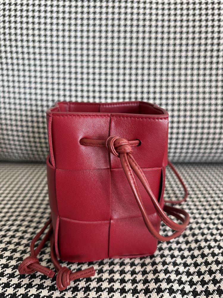 Bottega Veneta mini cassette оригінал Італія бордова міні сумка шкіра