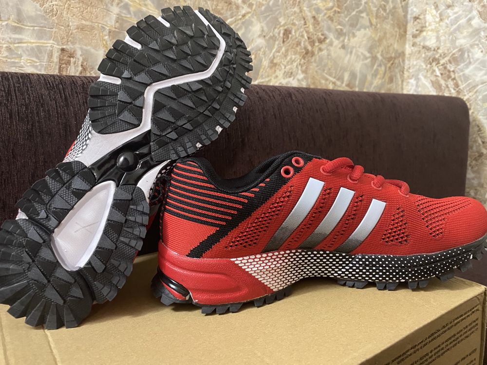 Жіночі кросівки Adidas Marathon TR легкі