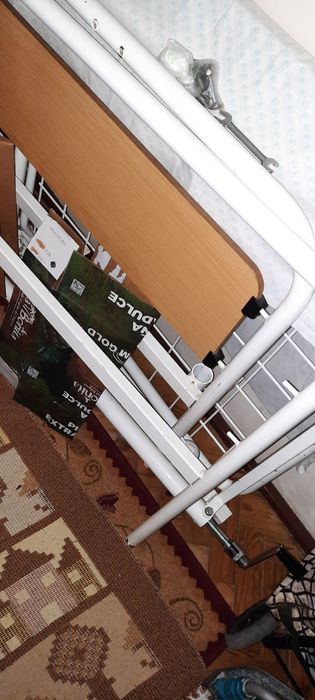 Cama ortopédica e cadeira para duche