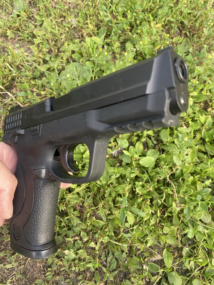 Металевий пістолет Спрінговий Smith Wesson MP40 PRO / Іграшковий
