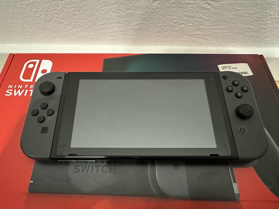 Nintendo Switch 1 v2