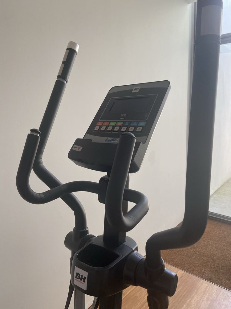 Bicicleta elíptica - i.Quantum - sistema inercial 20kg - bluetooth