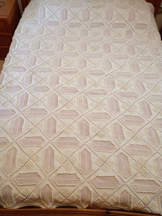 Colcha em crochê feita à mão muito antiga