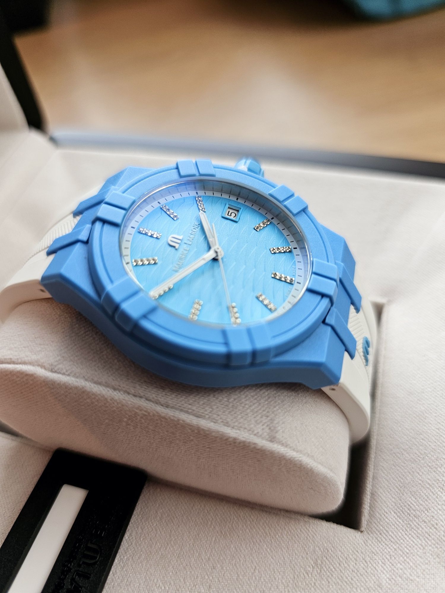 Maurice Lacroix Aikon Tide z diamentami