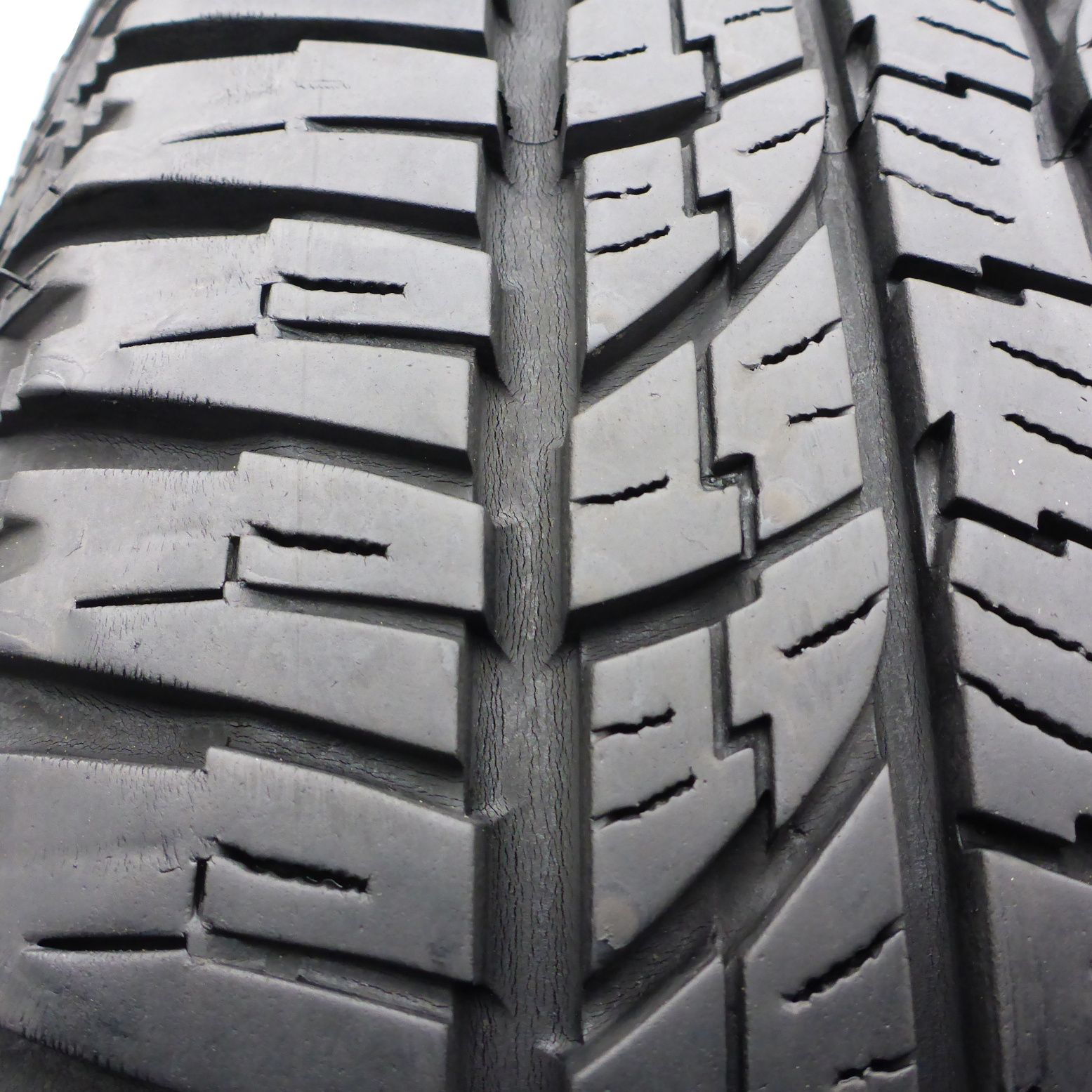 225/65/17 Yokohama 225/65R17 102H Geolandar A/T Wielosezon 2016 7,2mm