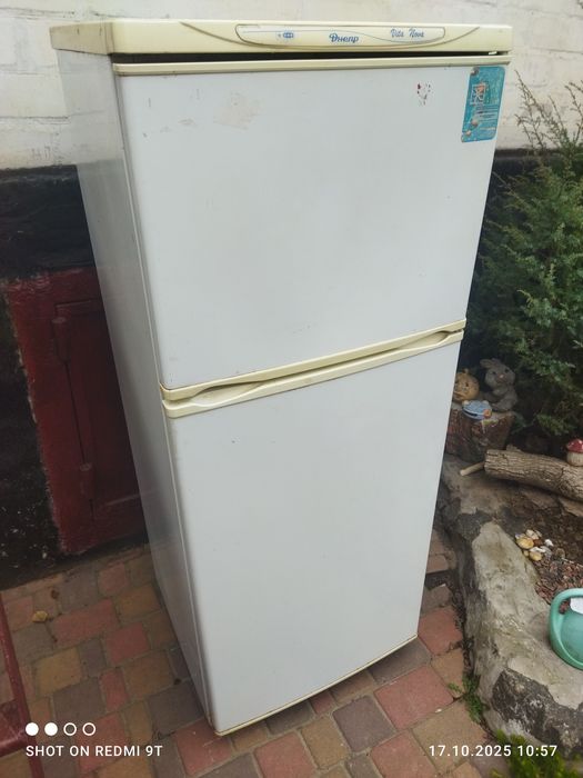 Продам холодильник днепр