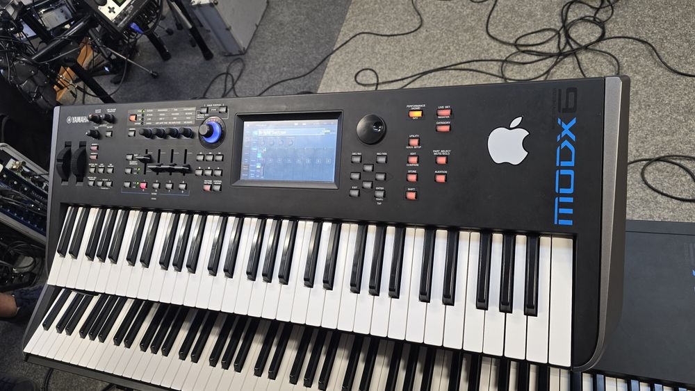 Yamaha modx 6 ideal