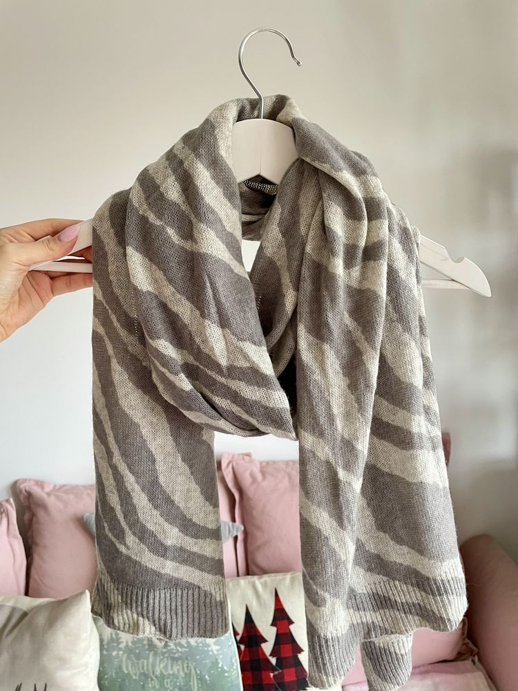 Szary szalik Banana Republic scarf wełna merino wool kaszmir w prążki