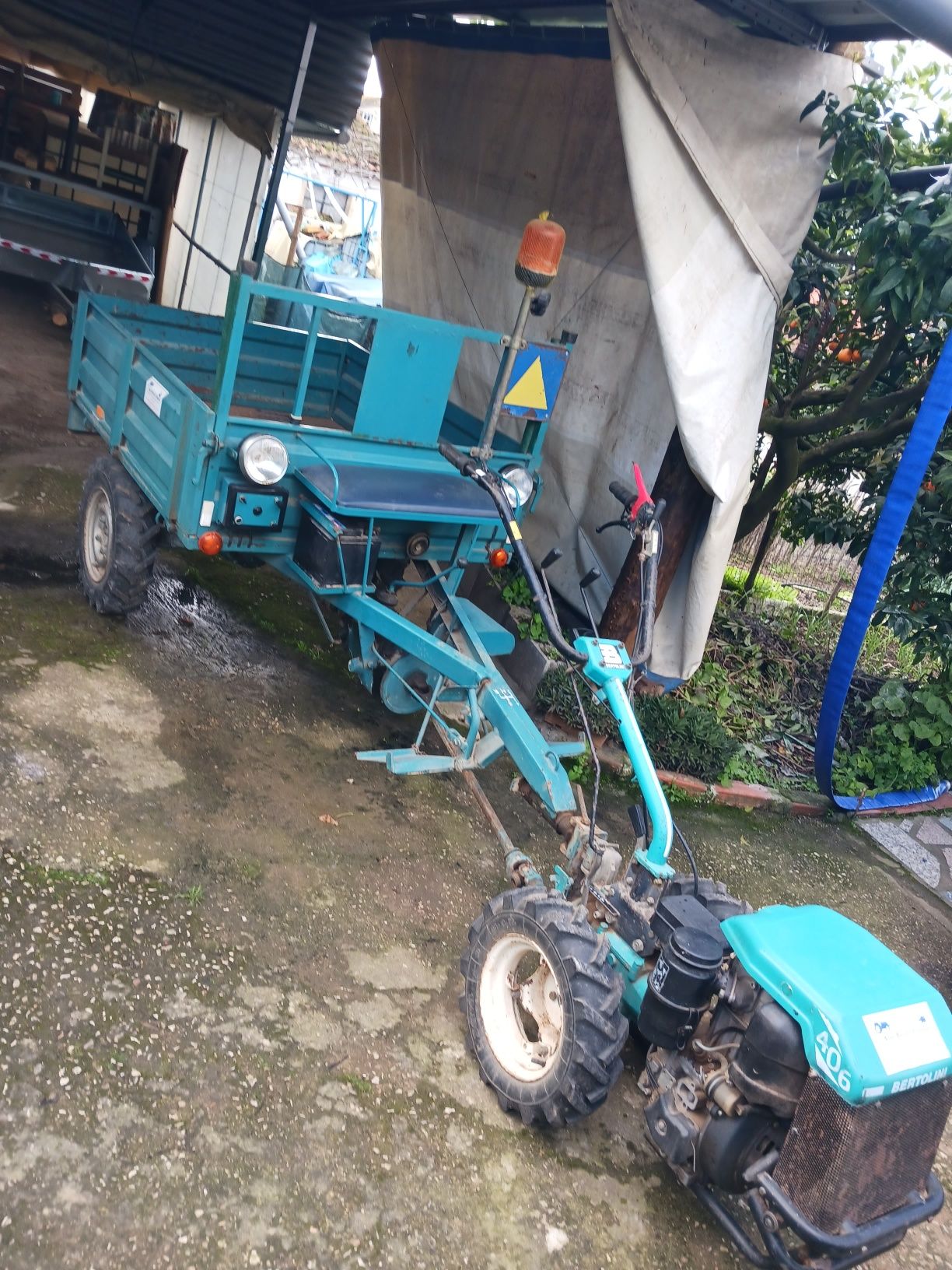 Vendo trator Agrícola