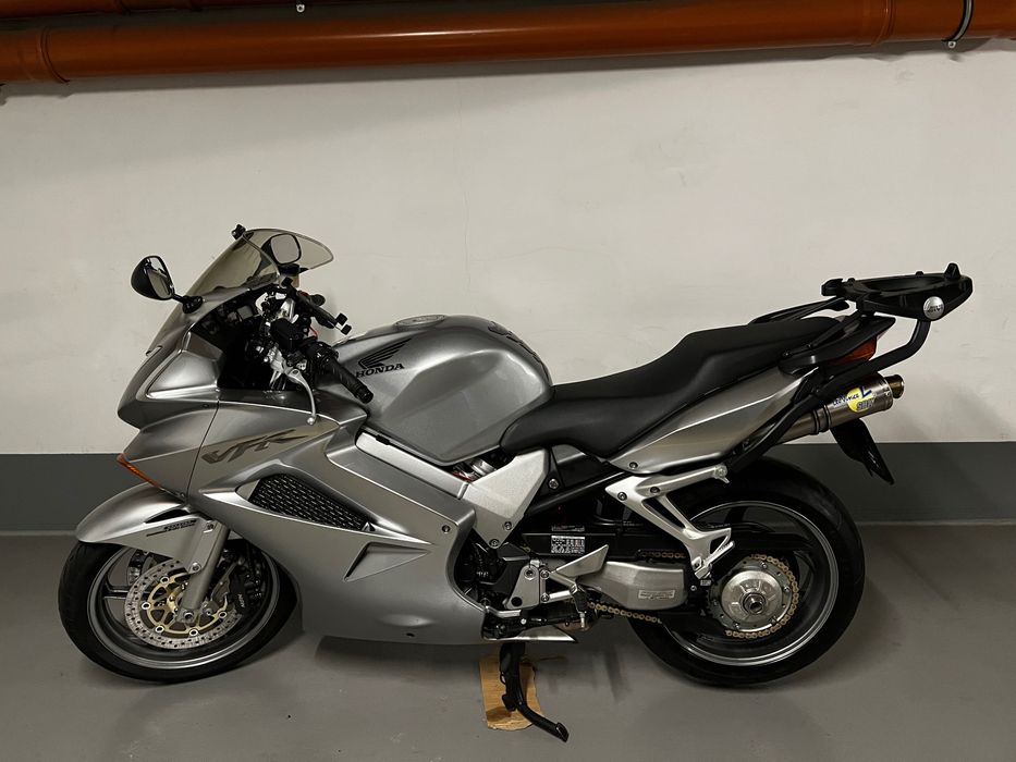 Honda vfr 800 vtec