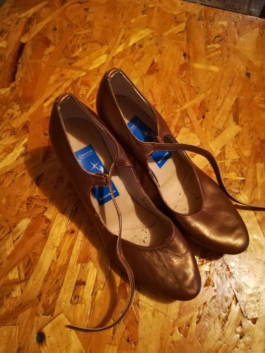 Продам туфли для бальных танцев стандарт