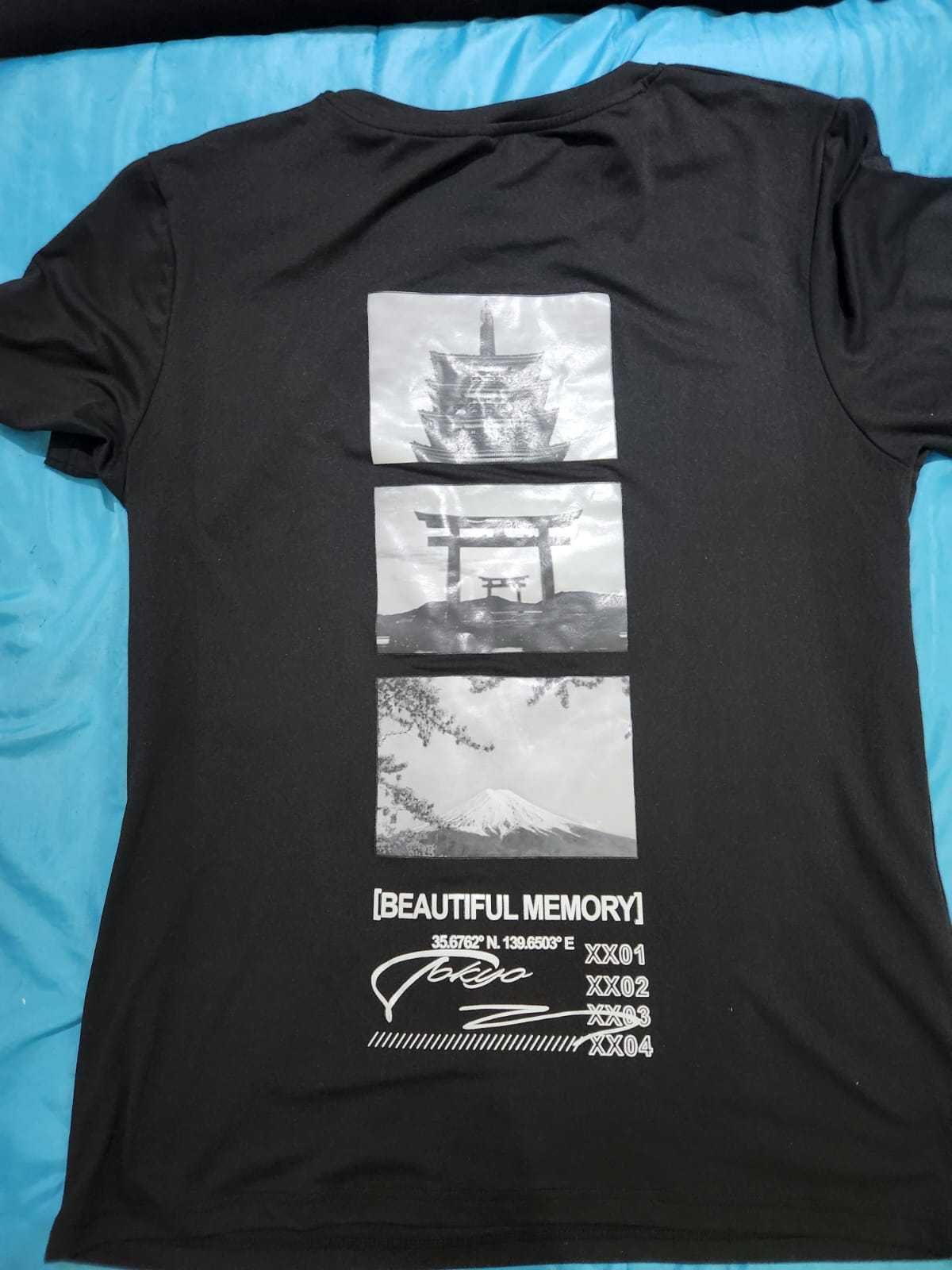 t-shirt preta com simbolo