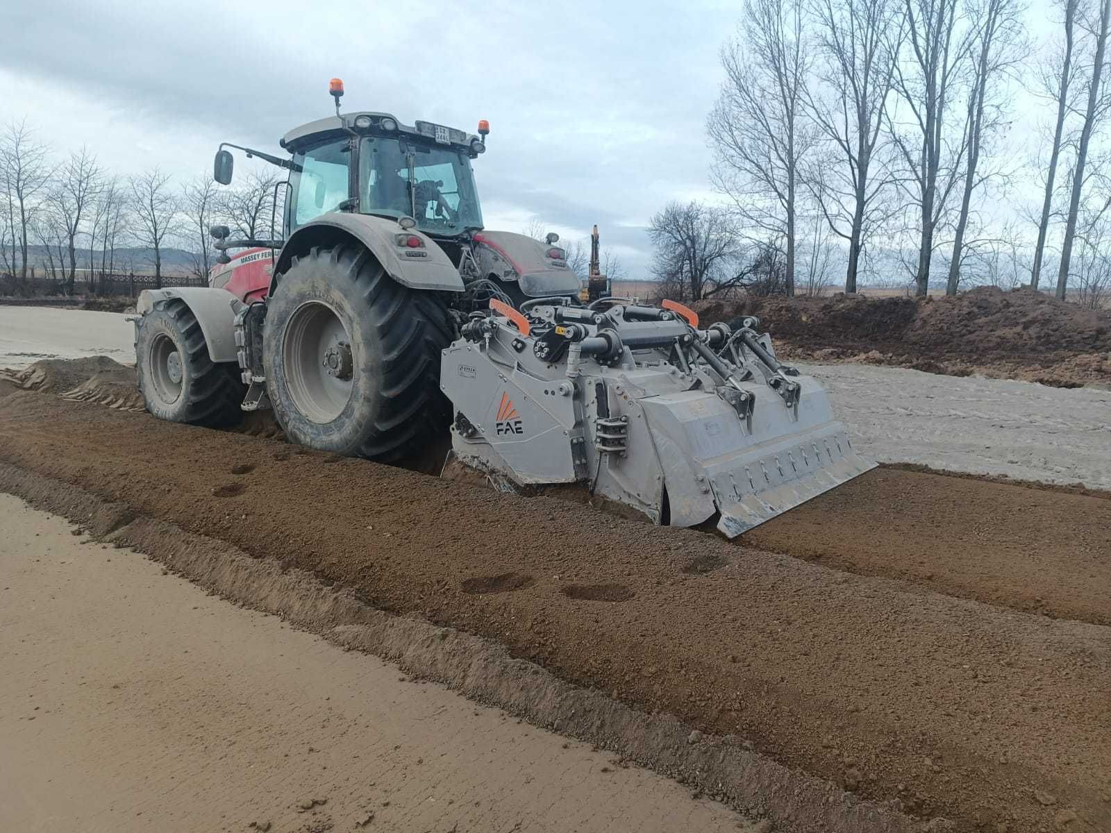 Stabilizacja gruntu,niwelacja terenu, profilacja, budowa parkingów,