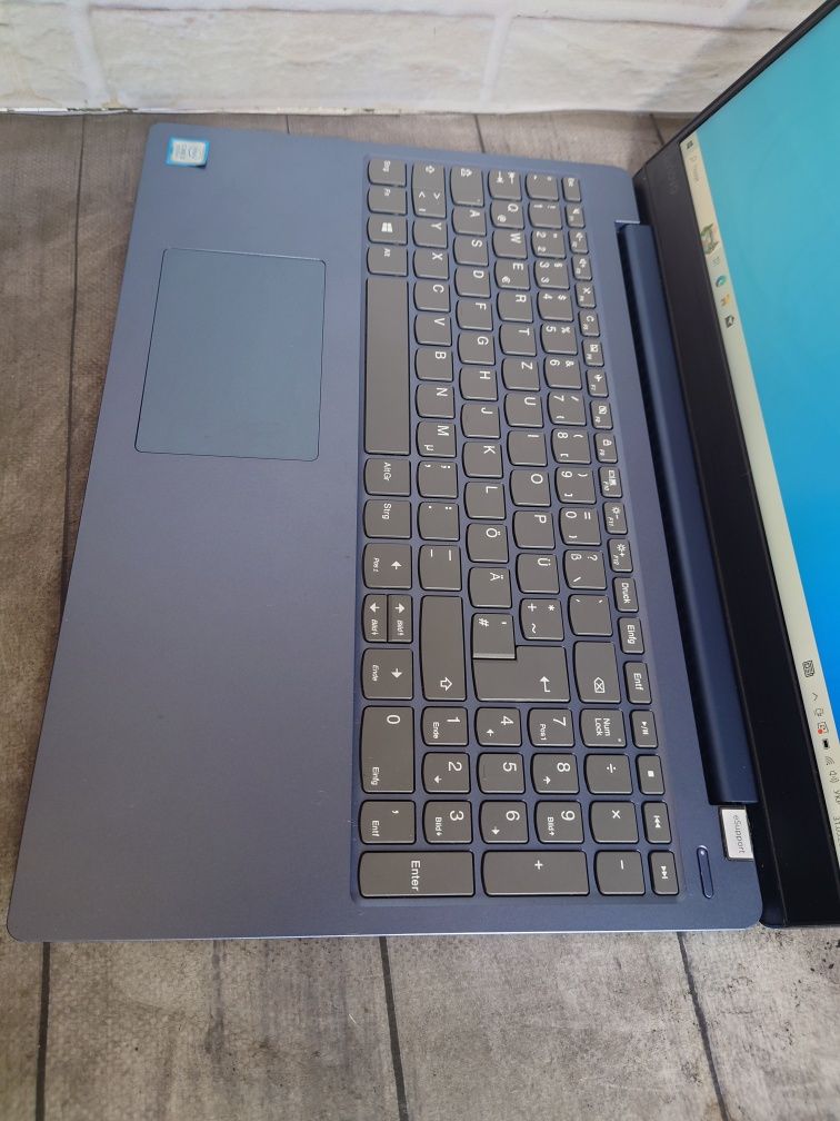 Сучасний шустрий ультрабук  Lenovo330s Fhdips/i3-8130/12ddr4/128+500gb