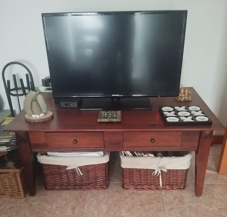 Mesinha de centro ou televisão