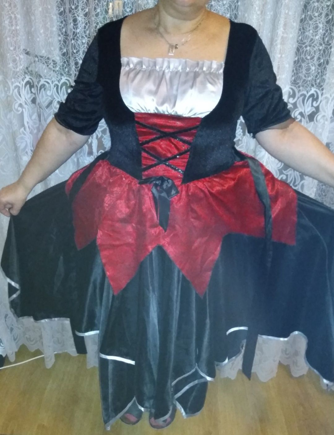 Strój wampirzyca R 40