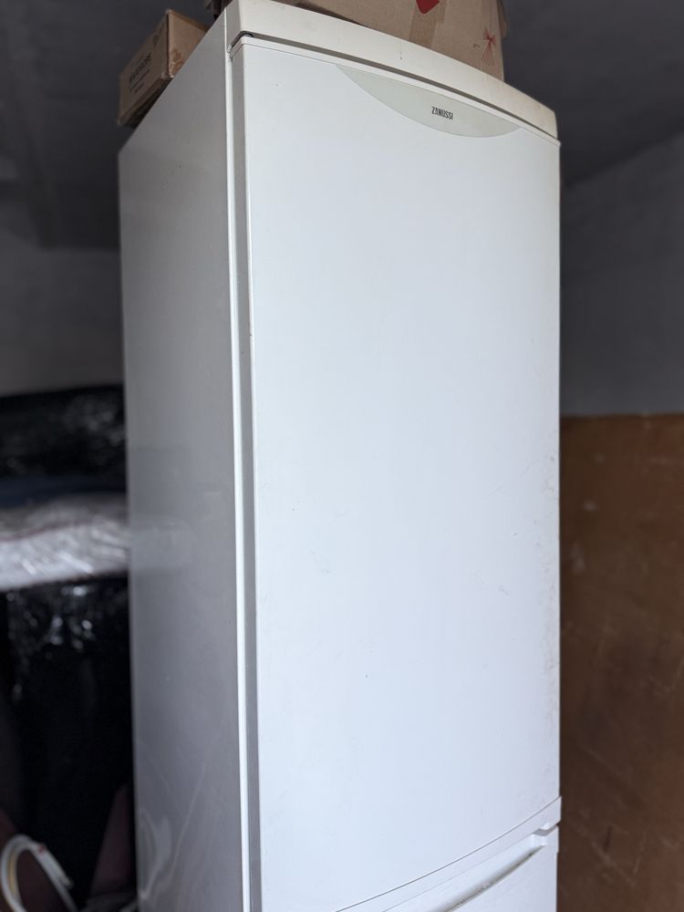 Холодильник ZANUSSI