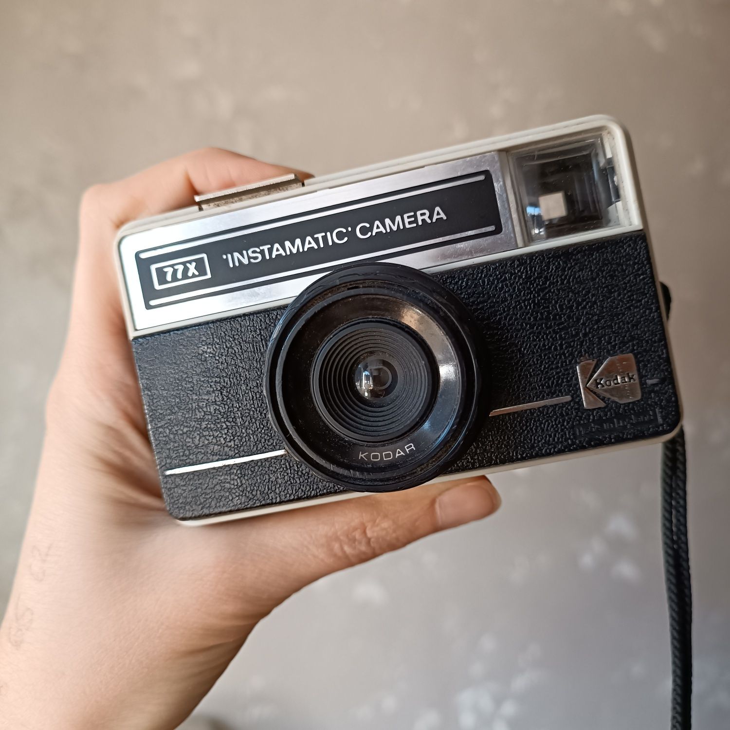 Instamatic camera 77x Kodak вінтажна фотокамера плівка