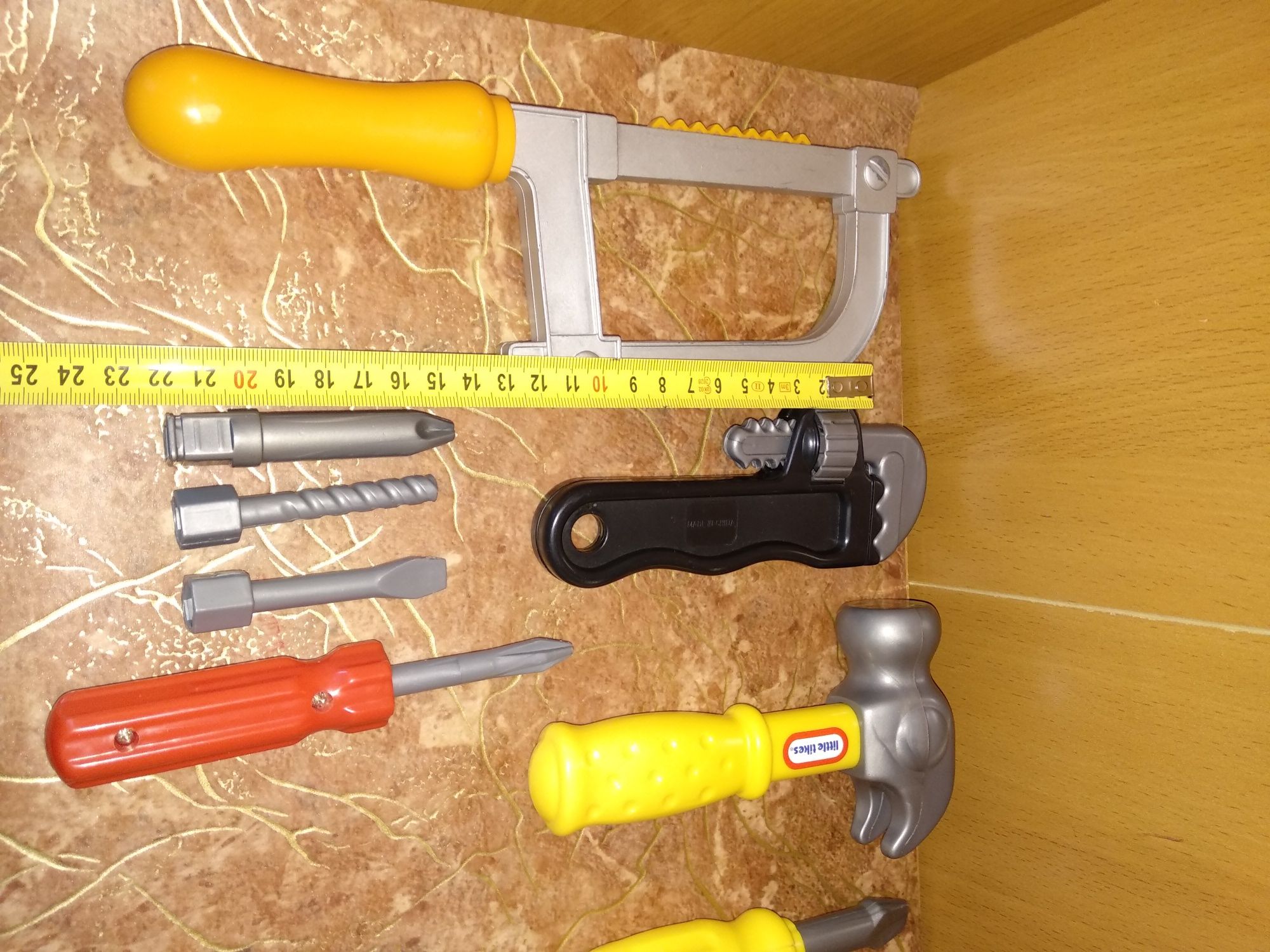 Набор инструментов для маленького мастера