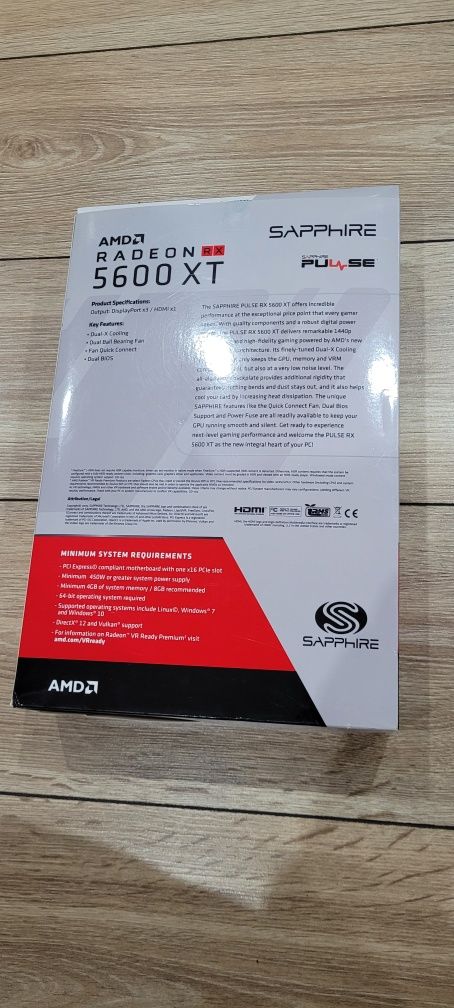 Pudelko od karty graficznej radeon RX 5600XT