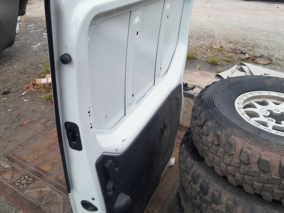 Drzwi boczne przesuwne Renault Trafic 18r