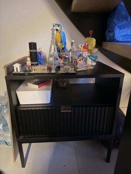 Mala szafka ryflowana z szufladą