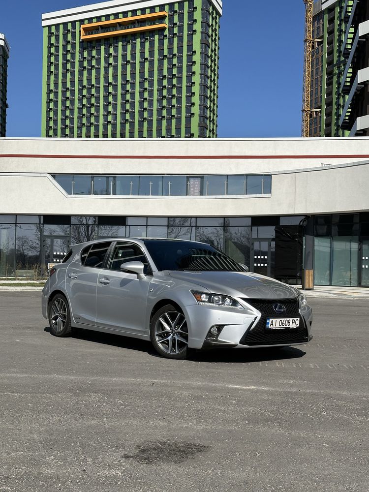 Продам Lexus CT200H F-Sport 2015