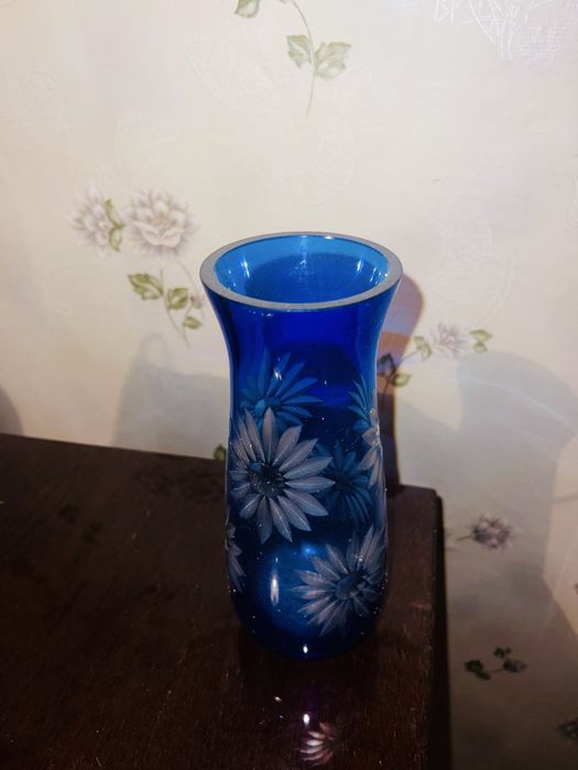 Очаровательная ваза для цветов.