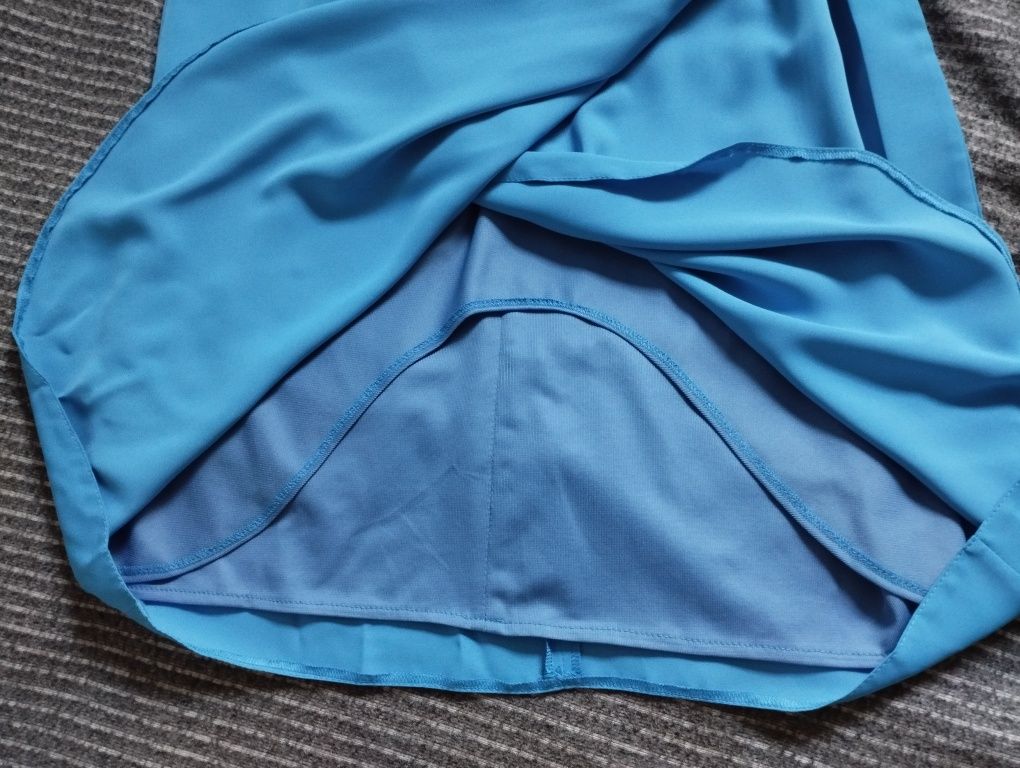 Niebieska sukienka r. 40