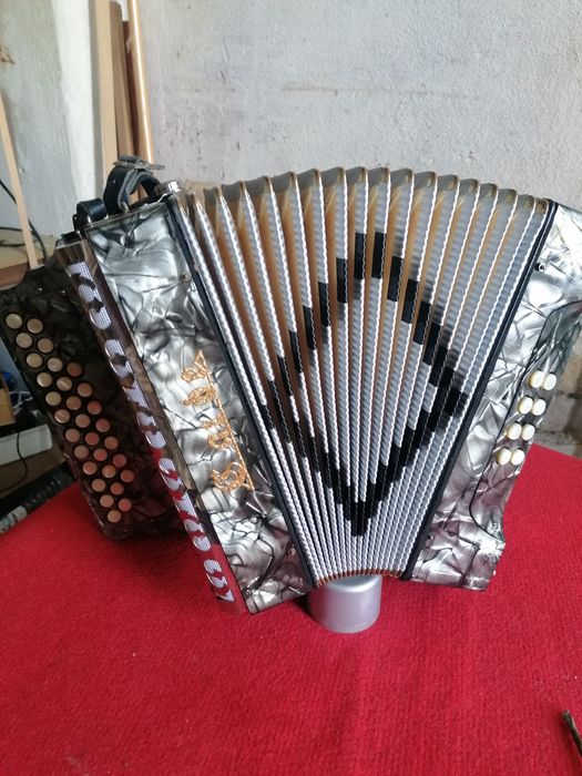 Concertina Claude