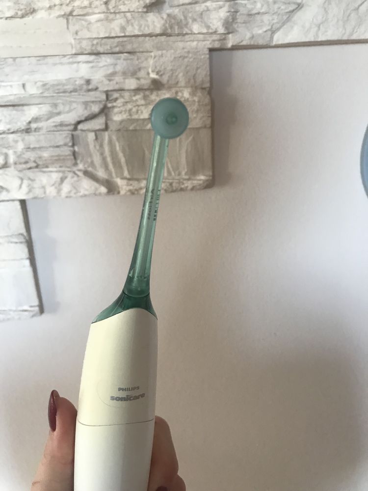 Irigator Philips sonicare z ładowarką