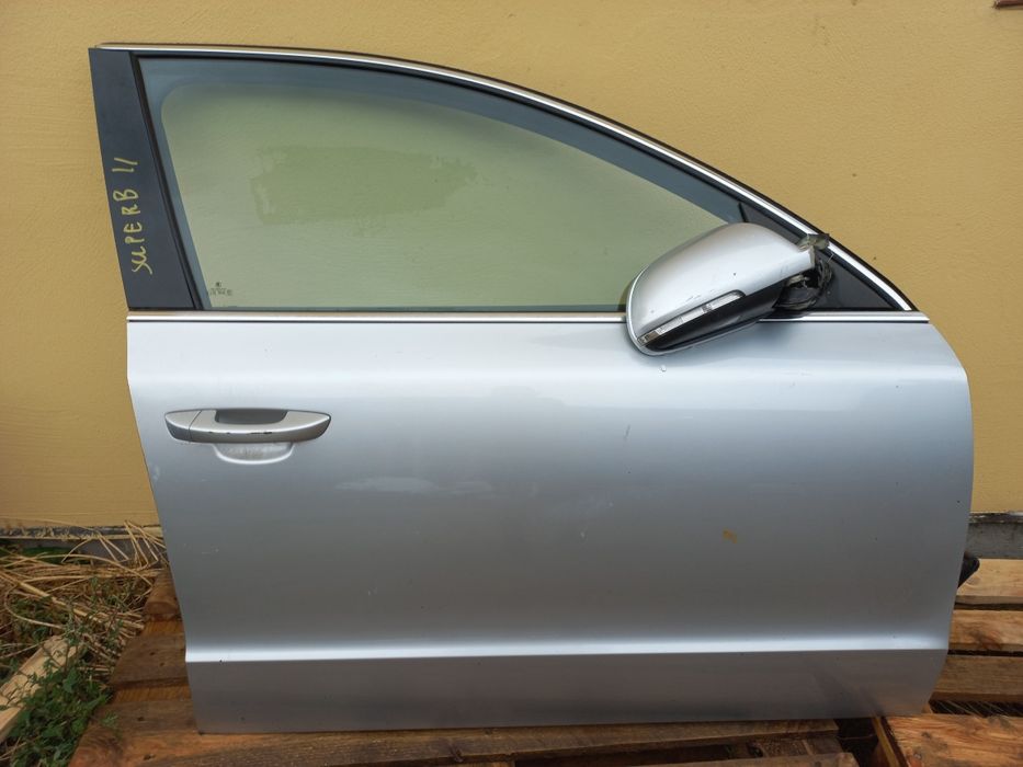 Drzwi prawe przód przednie kompletne skoda superb 2 la7w