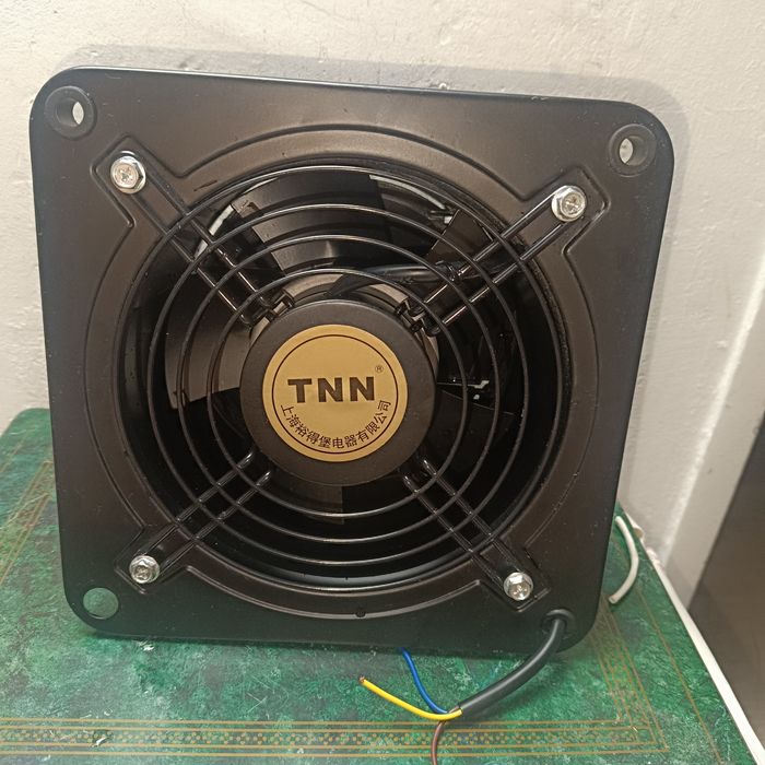 Вентилятор осевой настенный размер 25×25 фабричный Китай куплен в Герм