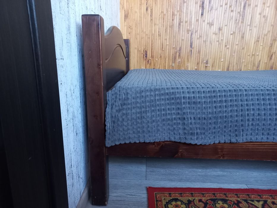 Ліжко деревяне односпальне