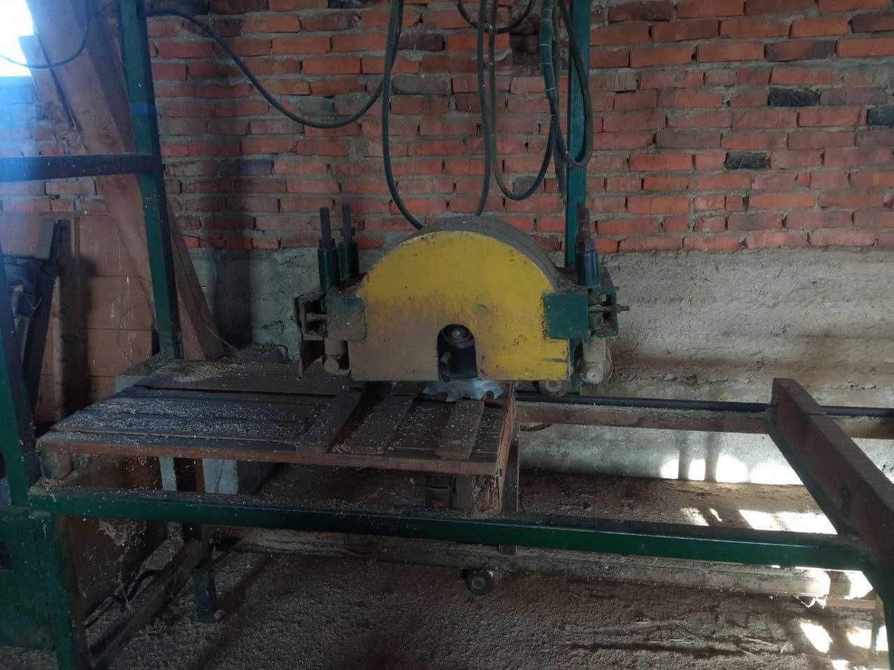 Продаж  діючої пилорами.