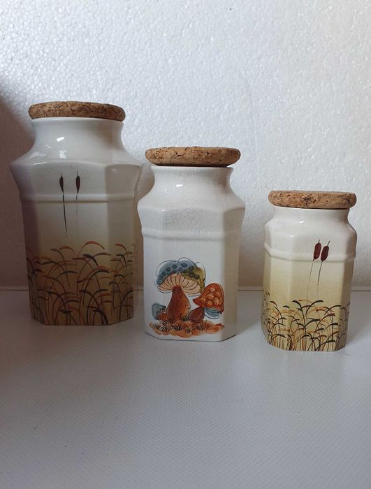 3 Belíssimas Caixas em cerâmica pintada à mão por A. S. - anos 80