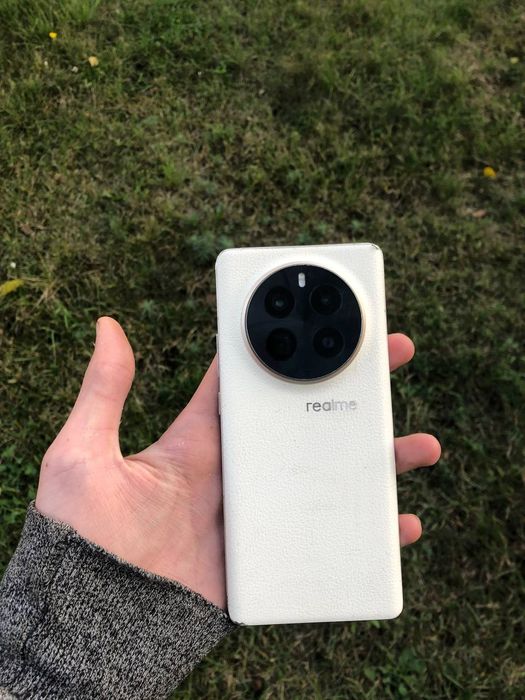 Продам realme gt 5 pro 12/256