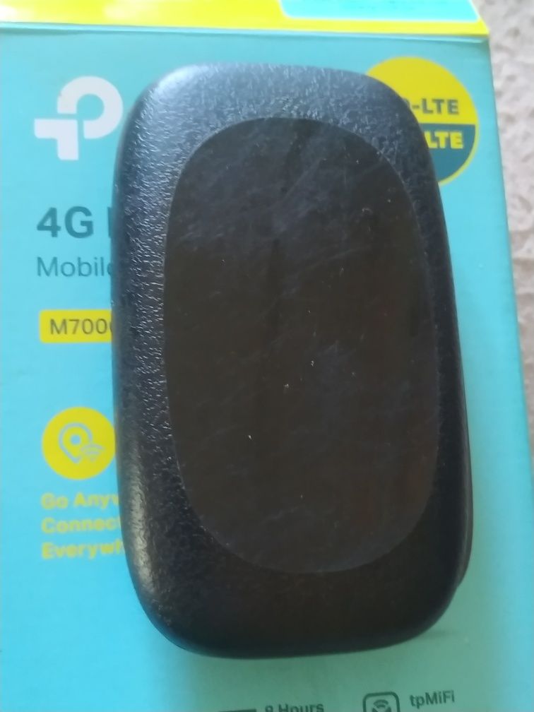 TP-Link 4G LTE Mobile Wi-Fi  M7000