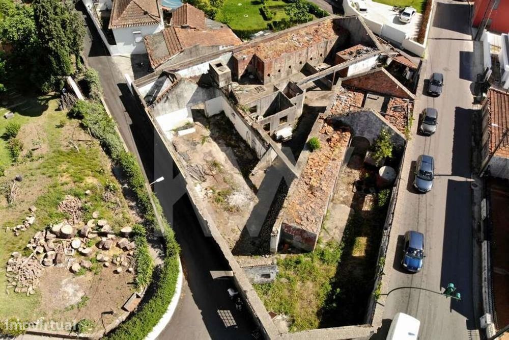 Armazém De Grandes Dimensões 958M2 Para Reconstruir A Escassos Metros