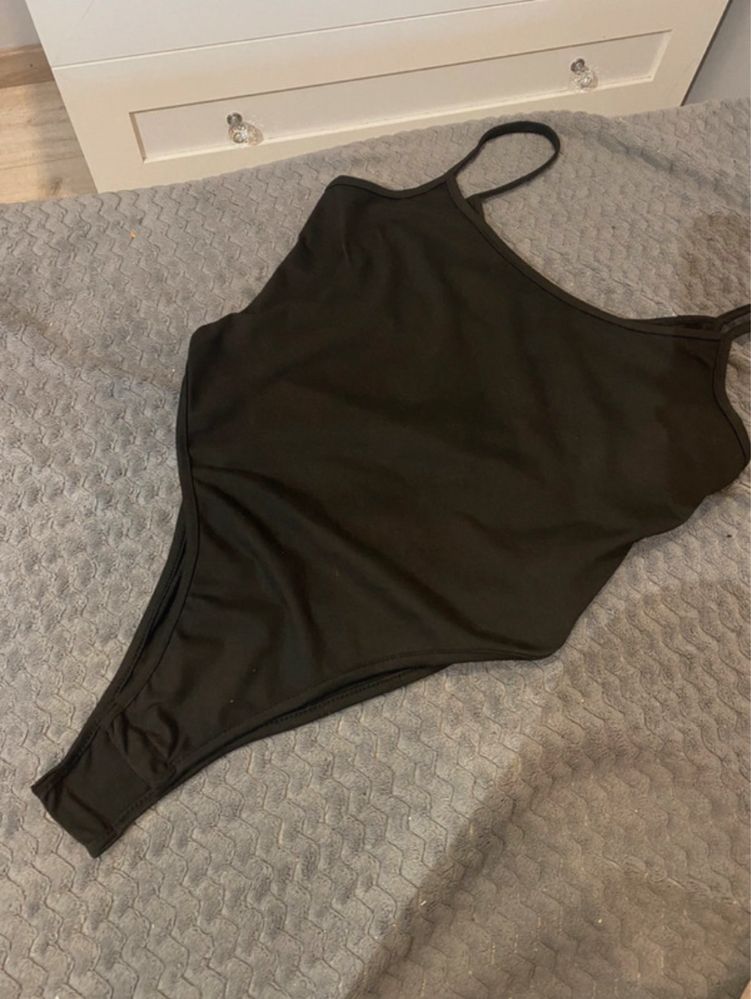 czarne body rozmiar M