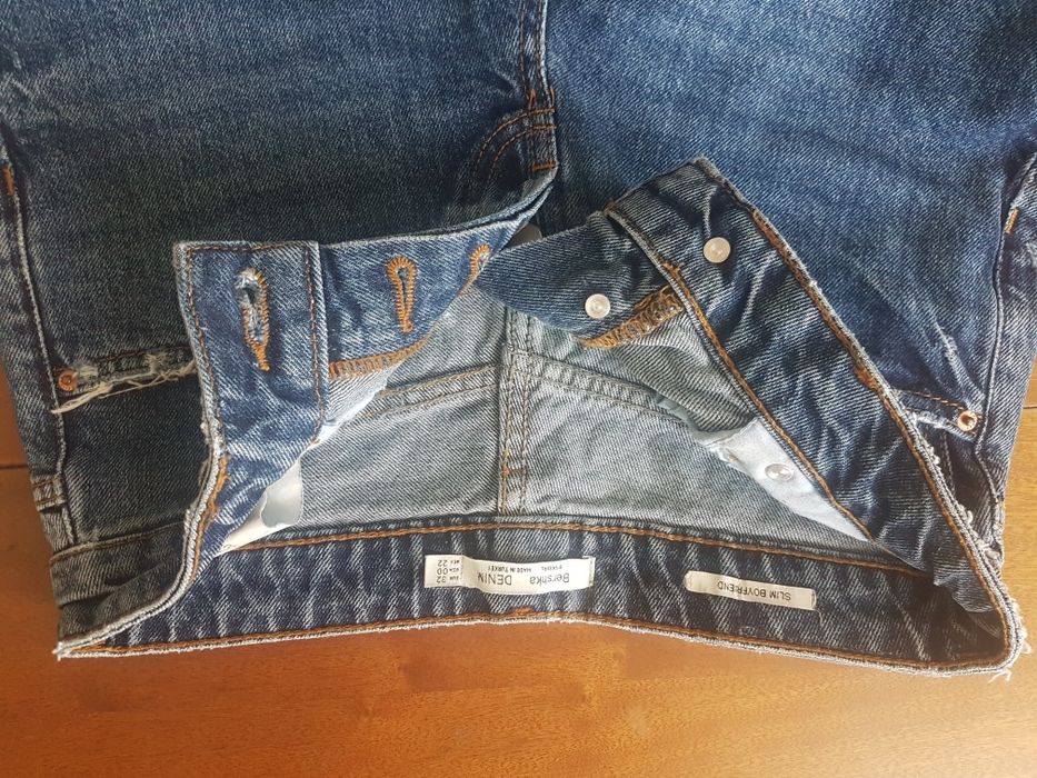 Джинсы Bershka slim boyfriend