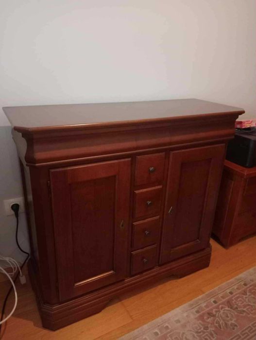 Móvel de madeira de carvalho