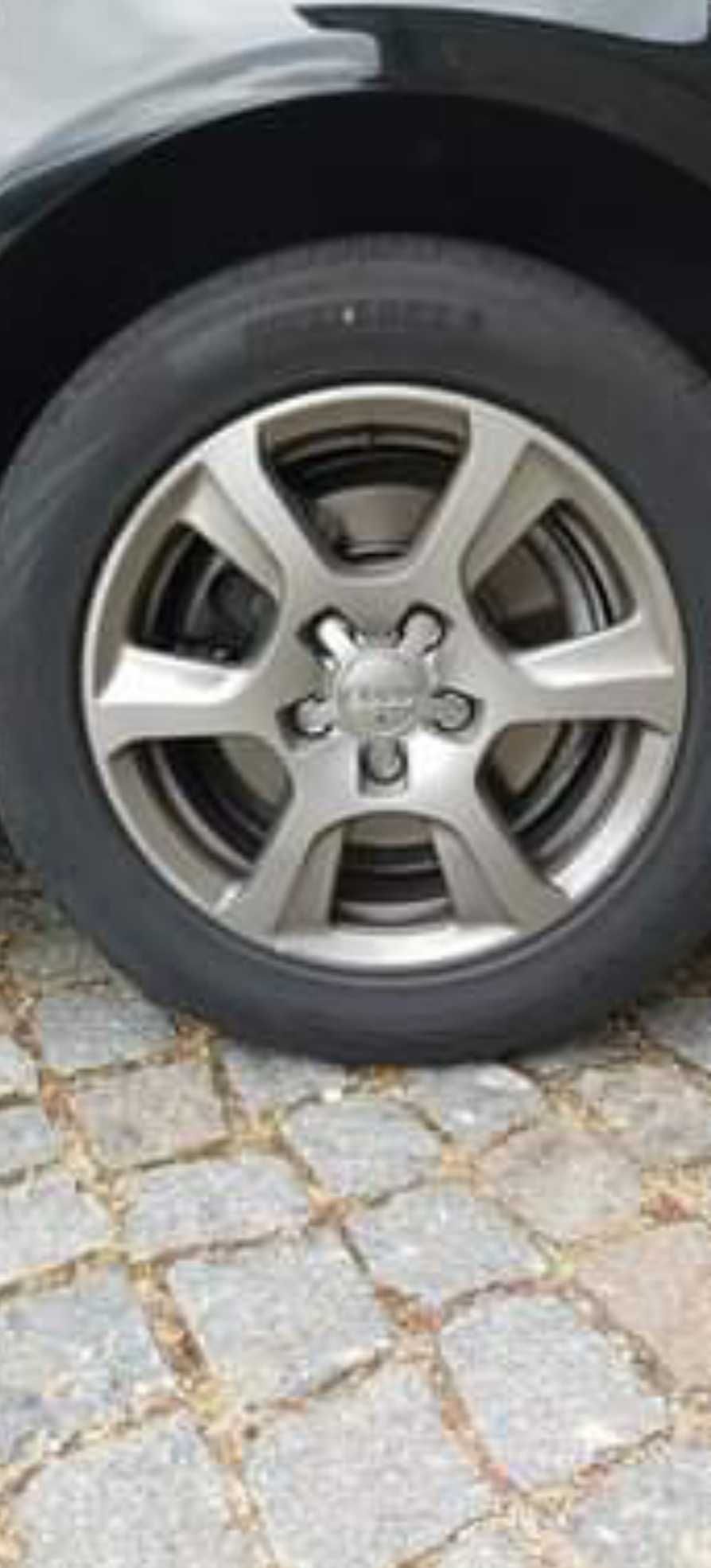 Jantes Audi 16 " + pneus semi novos