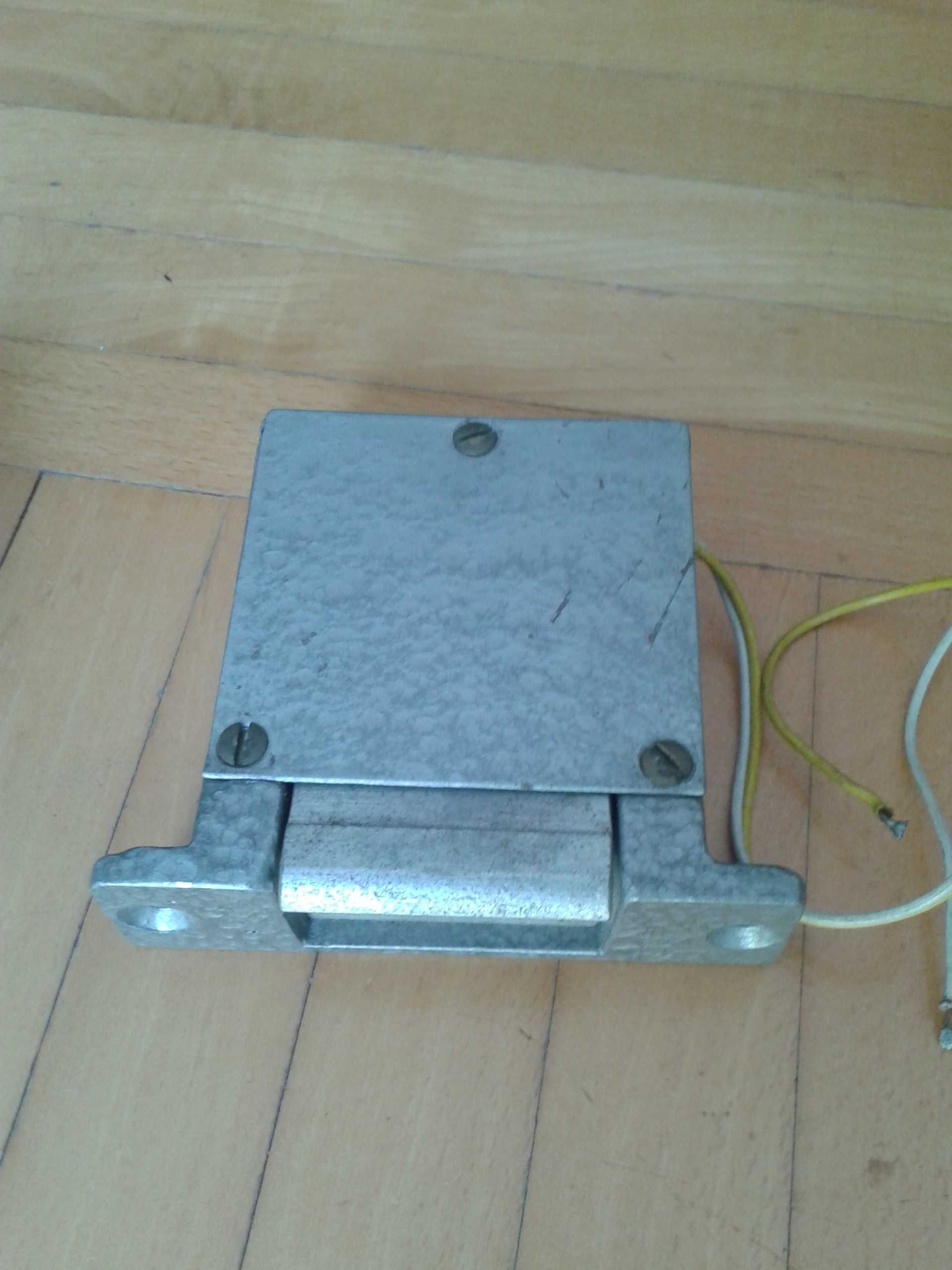 Rygiel elektryczny- zdalne otwieranie