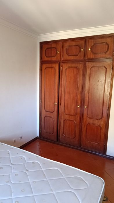 Alugo quarto/Mercês/sintra/estação